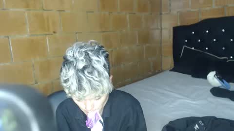 Megan and sophi online show from 15, 4, 2026