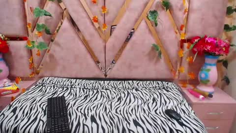 Snapshot of megan_latinn chatting on 19, 12, 2024 megan_latinn online show from 19, 12, 2024