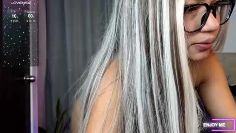 Snapshot of megan_rl chatting on 2, 6, 2026 Megan online show from 2, 6, 2026