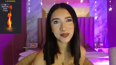 Snapshot of megan_saint chatting on 8, 7, 2026 megan_saint online show from 8, 7, 2026
