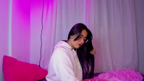 Snapshot of megan_vwv chatting on 2, 12, 2024 megan online show from 2, 12, 2024