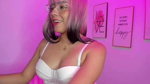 Snapshot of megan_vwv chatting on 4, 2, 2025 megan online show from 4, 2, 2025