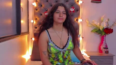 Snapshot of megan_whitte_01 chatting on 9, 12, 2024 megan white 01  online show from 9, 12, 2024