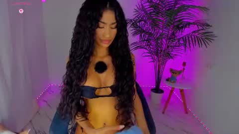 Snapshot of megancarlott_ chatting on 13, 7, 2026 megancarlott_ online show from 13, 7, 2026