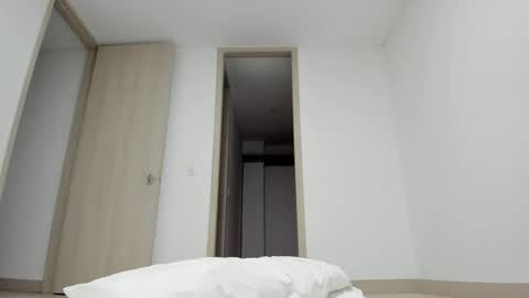 Snapshot of meganmir1 chatting on 14, 9, 2025 meganmir1 online show from 14, 9, 2025