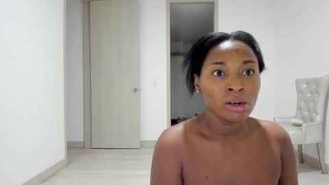 Snapshot of meganmir1 chatting on 25, 10, 2025 meganmir1 online show from 25, 10, 2025