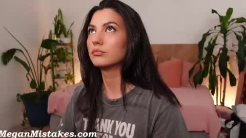 Snapshot of meganmistakes chatting on 4, 8, 2026 Megan Mistakes online show from 4, 8, 2026