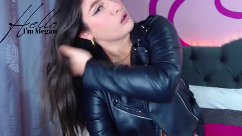 Snapshot of megann_abby chatting on 31, 12, 2024 Im Megan Please do not demand a show without first tiping Thank you online show from 31, 12, 2024