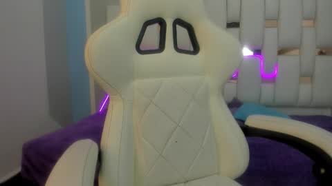 Snapshot of meganqueen2 chatting on 6, 2, 2026 Megan Queen online show from 6, 2, 2026