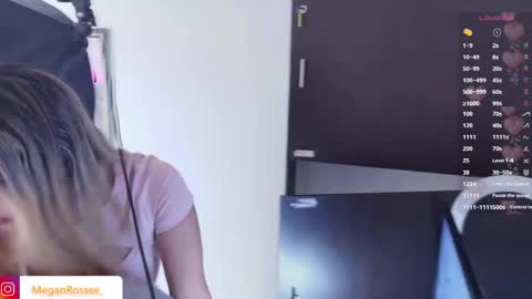 Snapshot of meganrosse__ chatting on 9, 5, 2026 Megan online show from 9, 5, 2026