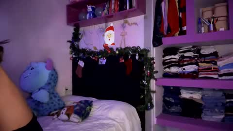 Snapshot of meganthompsonn chatting on 4, 1, 2025 Megan online show from 4, 1, 2025