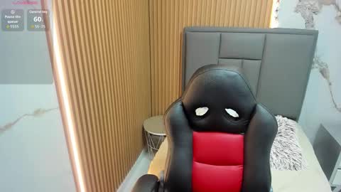 Snapshot of meganzarick chatting on 11, 11, 2025 M E G A N online show from 11, 11, 2025