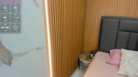 Snapshot of meganzarick chatting on 18, 11, 2025 M E G A N online show from 18, 11, 2025