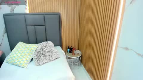 Snapshot of meganzarick chatting on 22, 11, 2025 M E G A N online show from 22, 11, 2025