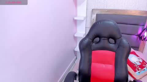 Snapshot of meganzarick chatting on 19, 12, 2025 M E G A N online show from 19, 12, 2025