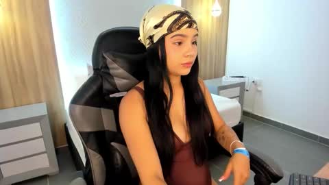 M E G A R A  online show from 4, 11, 2025