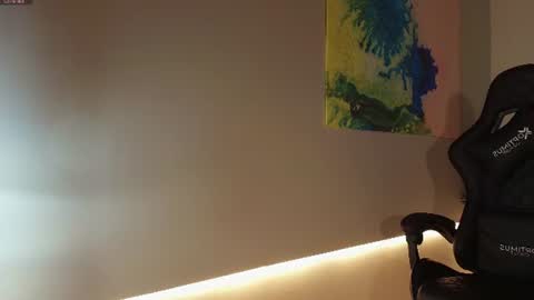 Snapshot of meggan_luxx chatting on 6, 8, 2026 MEGGAN LUXX online show from 6, 8, 2026