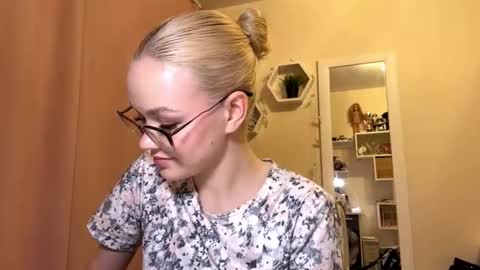 Mia online show from 27, 3, 2026