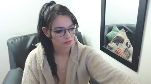 Snapshot of meghan_cherrys chatting on 5, 2, 2025 meghan online show from 5, 2, 2025