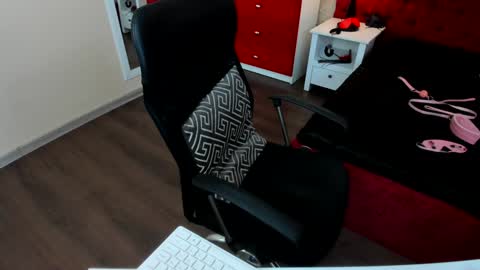 Miss Meghan or MM    online show from 5, 2, 2025