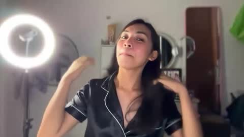 Snapshot of meiluxe chatting on 13, 4, 2026 meiluxe online show from 13, 4, 2026