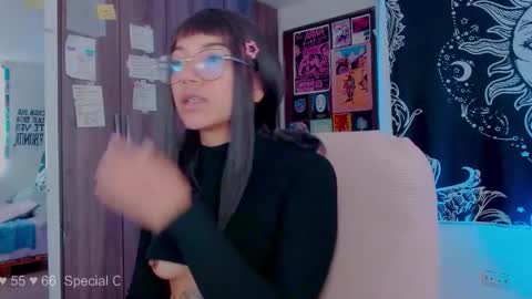 Melissa  -  -  Please help me to reach 100 thumbs up online show from 10, 10, 2025