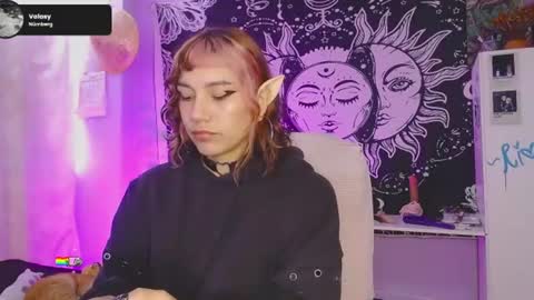 Snapshot of mel_dahlia chatting on 15, 7, 2026 Melissa - - Please help me to reach 100 thumbs up online show from 15, 7, 2026