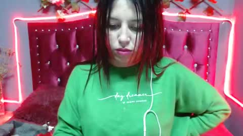 Snapshot of melani_cute01 chatting on 5, 2, 2025 melani_cute01 online show from 5, 2, 2025