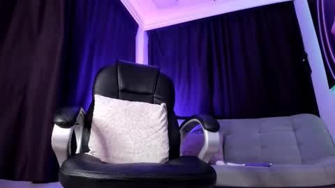 melani greyy online show from 18, 2, 2025