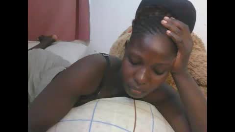 Snapshot of melanie_bae1 chatting on 18, 5, 2026 melanie_bae1 online show from 18, 5, 2026