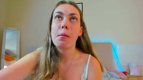Snapshot of melaniecutys chatting on 13, 7, 2026 Melania online show from 13, 7, 2026