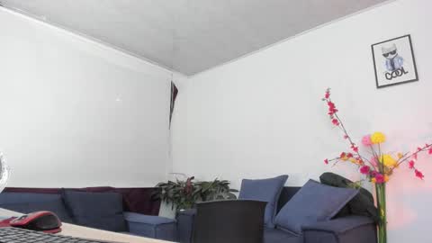 Snapshot of melaniie_roussel chatting on 13, 11, 2025 melaniie_roussel online show from 13, 11, 2025