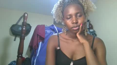 Snapshot of melaninblue chatting on 28, 5, 2026 melaninblue online show from 28, 5, 2026