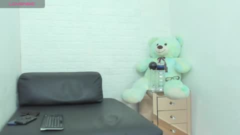 melannie roses online show from 3, 4, 2026