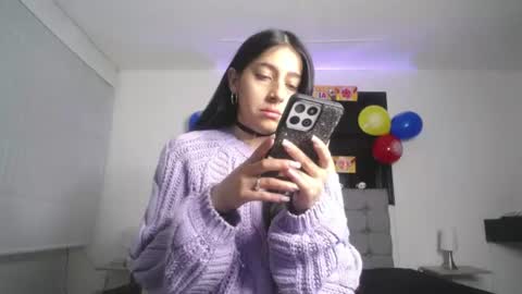 Snapshot of melanny_petite chatting on 21, 6, 2026 melanny_petite online show from 21, 6, 2026