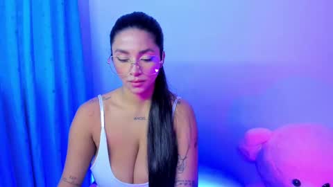 Snapshot of melanny_skies chatting on 7, 10, 2025 Melanny online show from 7, 10, 2025