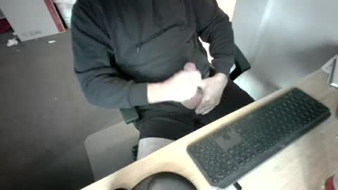 melbguy_075 online show from 18, 6, 2026