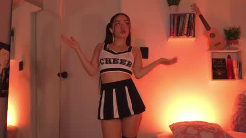 Snapshot of meliflua_a chatting on 2, 7, 2026 Meli online show from 2, 7, 2026