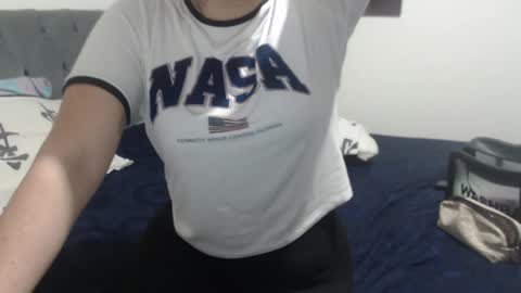 Snapshot of meliinna_xxx chatting on 12, 1, 2025 meliinna_xxx online show from 12, 1, 2025