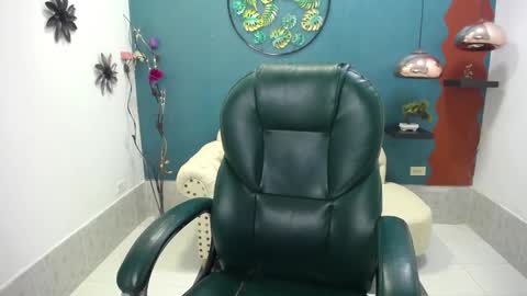 Snapshot of melika_sweet chatting on 6, 1, 2025 eli online show from 6, 1, 2025