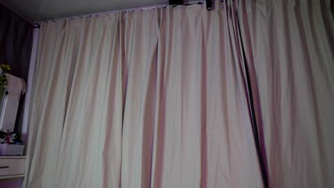MelinaSmith  online show from 23, 5, 2026