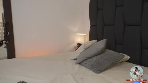 Snapshot of melisalopezz chatting on 21, 11, 2025 On vacation until Monday online show from 21, 11, 2025