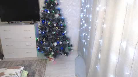 Melissa  Ray online show from 16, 1, 2025