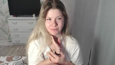 Melissa  Ray online show from 14, 2, 2025