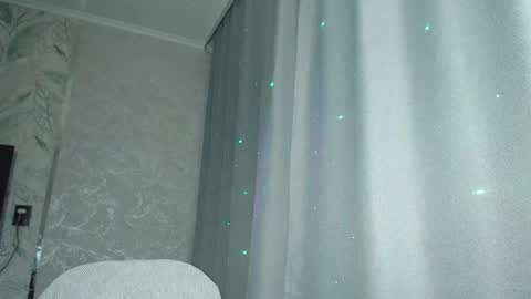 Melissa  Ray online show from 6, 3, 2025