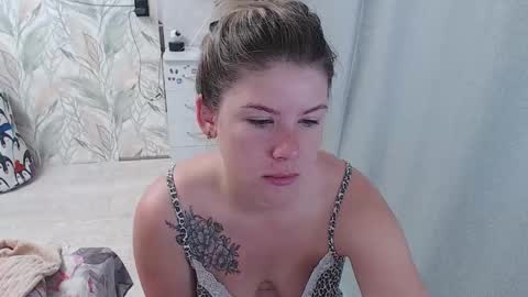 Melissa  Ray online show from 17, 9, 2025