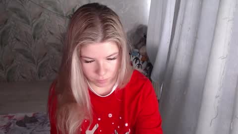 Melissa  Ray online show from 16, 12, 2025