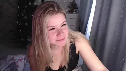 Melissa  Ray online show from 22, 12, 2025