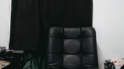 Snapshot of melissa_and_dany chatting on 8, 3, 2025 Melissas Corner online show from 8, 3, 2025