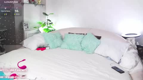 Snapshot of melissa_fane chatting on 2, 12, 2024 Hot Milf Melissa ONLINE Mon Tue Wed Fr Sun - 9pm - 6amUTC3 online show from 2, 12, 2024